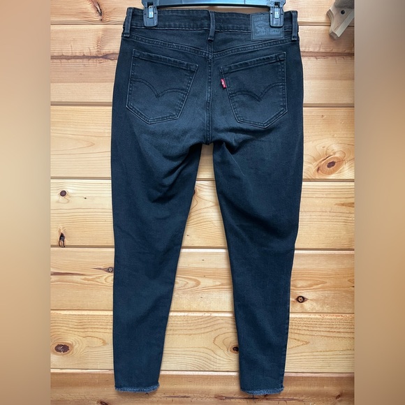 Levi Women’s 711 Skinny - Picture 2 of 6